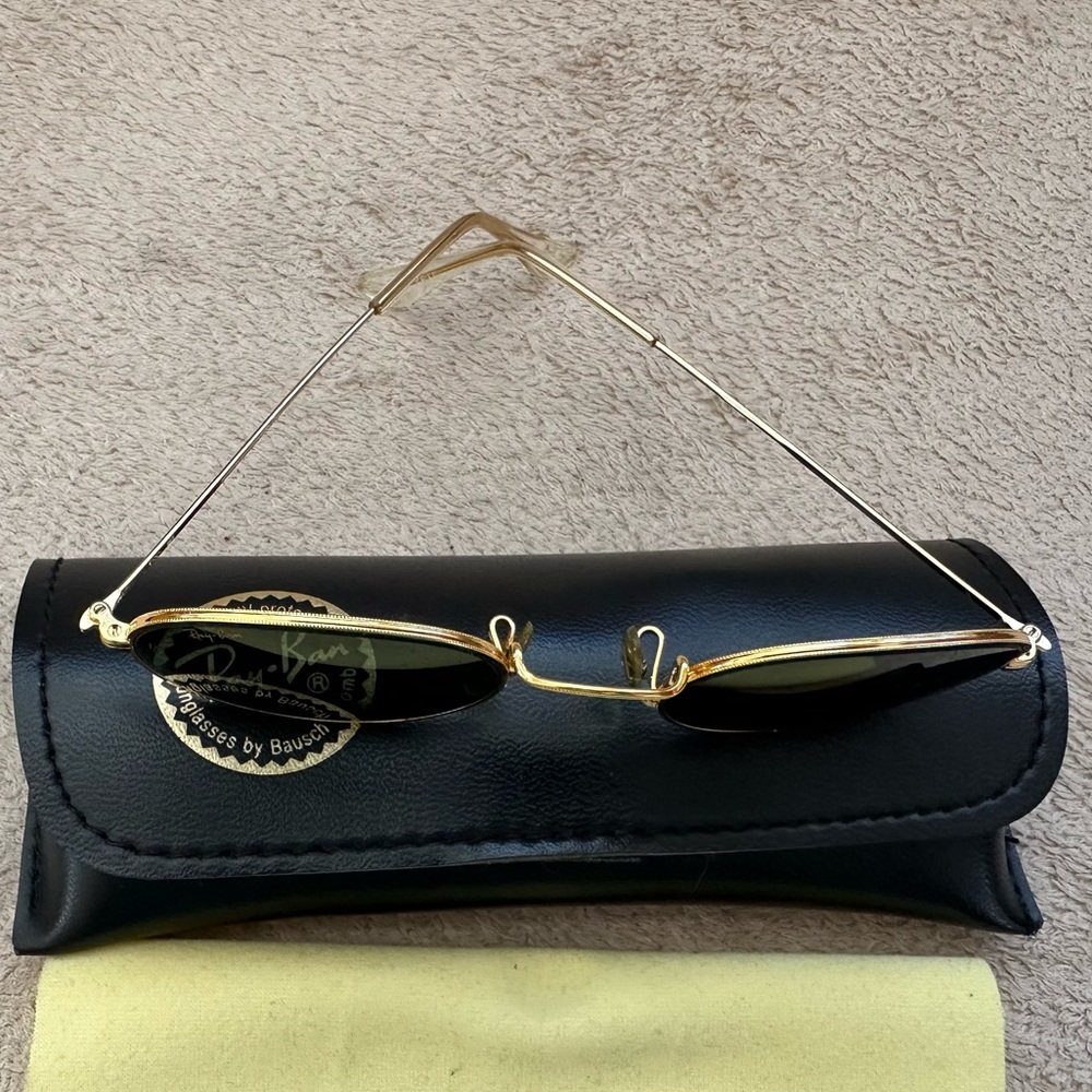 Ray-Ban W0976 Vintage Classic Gold Frame Sunglasses w/ Gray/Green glass Lenses - Picture 4 of 9